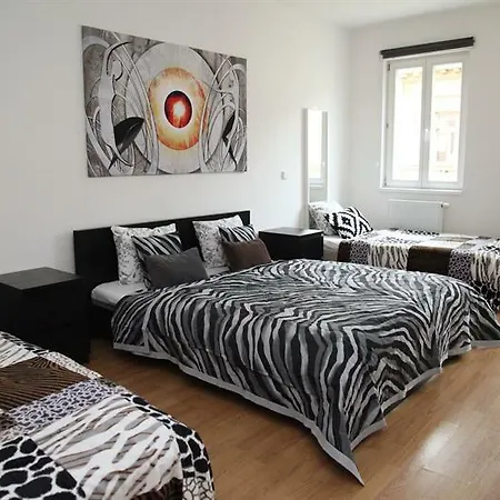 Riverside Bright And Space Apartment